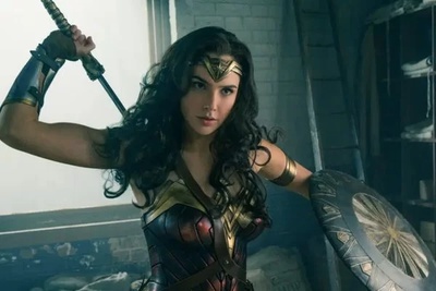 Gal Gadot como Mulher Maravilha